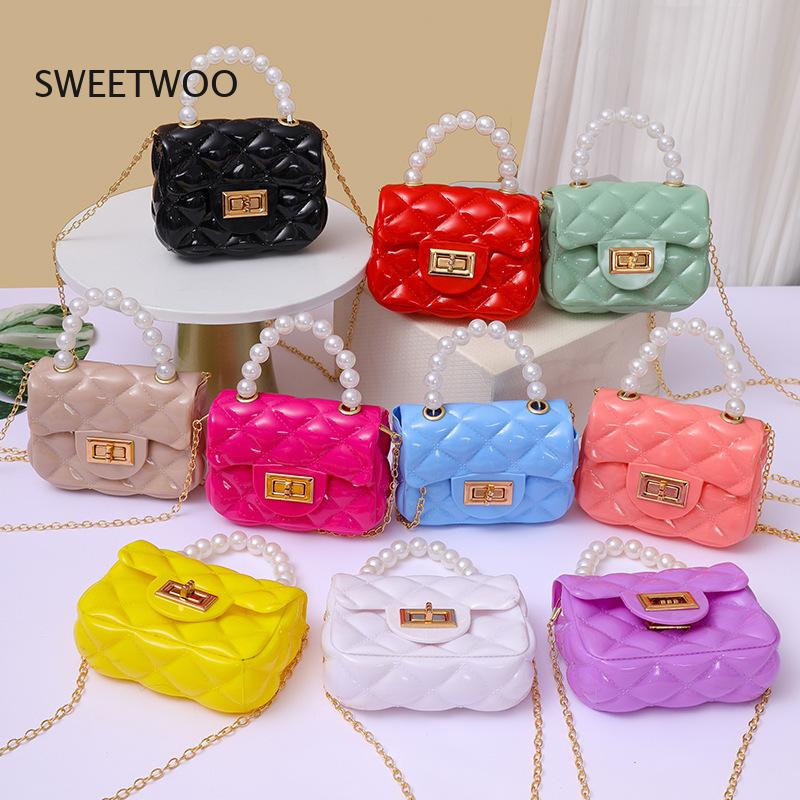 Women Bags 2026 Trends - حقيبة كتف صغيرة من الجيلي لعام